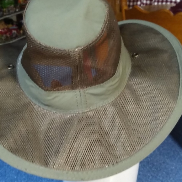 Mesh hat - Picture 2 of 3